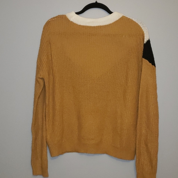 Bluenotes Knit Sweater - Picture 2 of 3